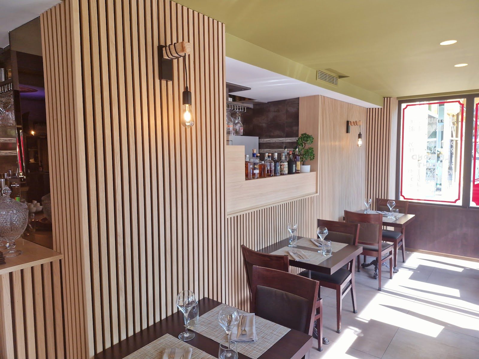 Restaurant Le Rond-Point-Établissement climatisé, restaurant à Metz